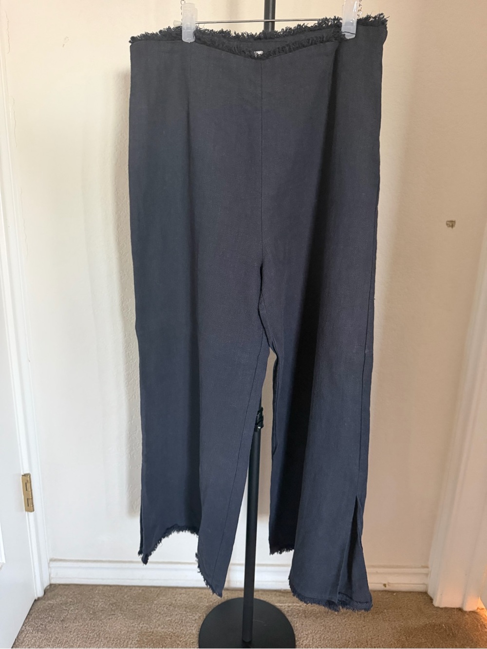 Women’s Wide-Leg Frayed Hem Lenin Pants — Navy Blue